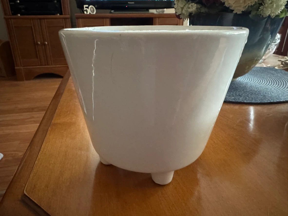 Set of 2 White Ceramic Planter Pots - photo 4