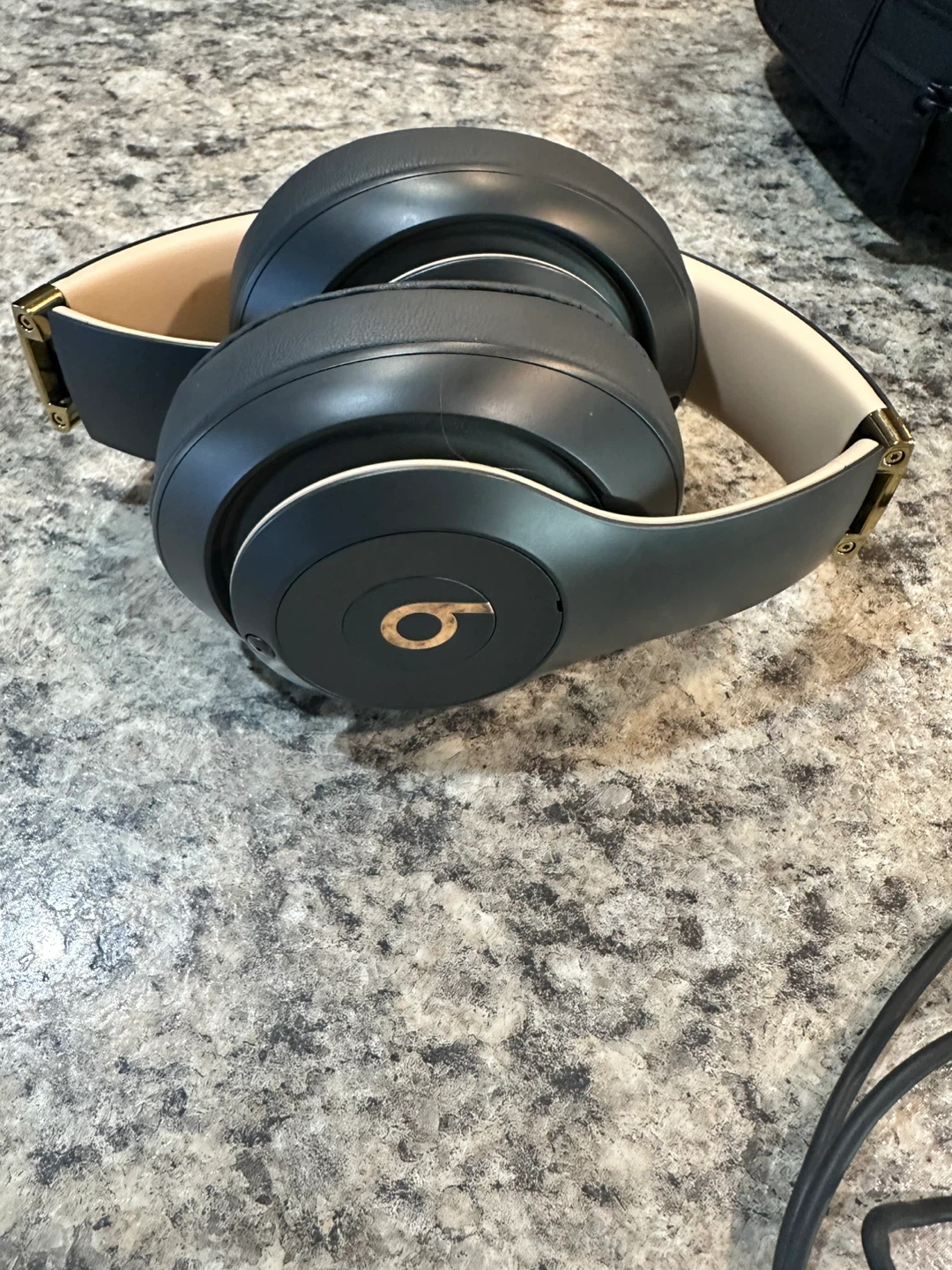Beats Studio 3 Wireless Headphones - photo 3