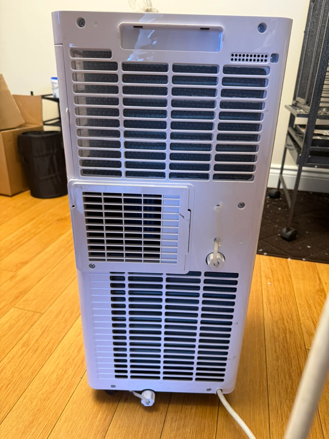 Insignia Portable Air Conditioner - 8000 BTU - photo 4