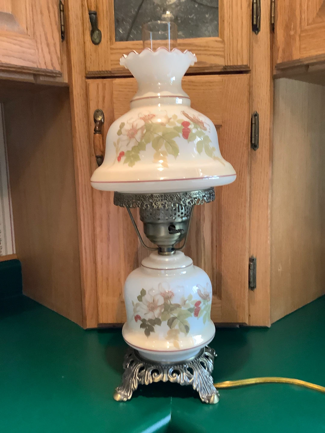 Vt Tri-Light Milk Glass Hurricane Lamp w Hd Ptd Floral Motifs 🐞