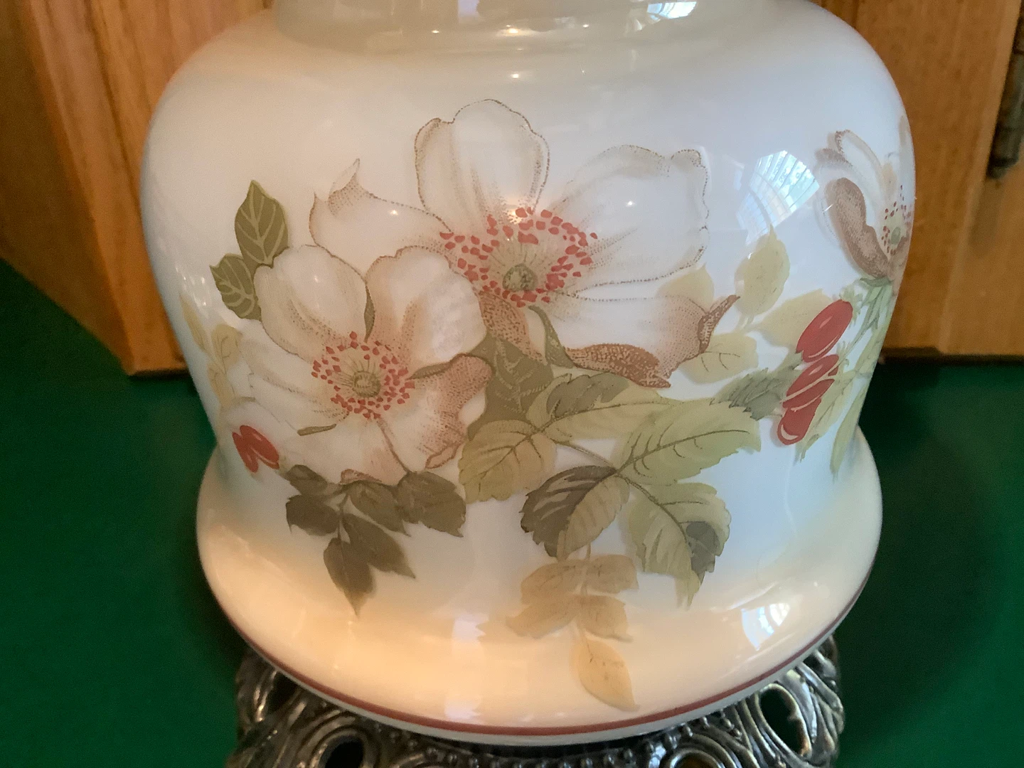 Vt Tri-Light Milk Glass Hurricane Lamp w Hd Ptd Floral Motifs 🐞 - photo 2