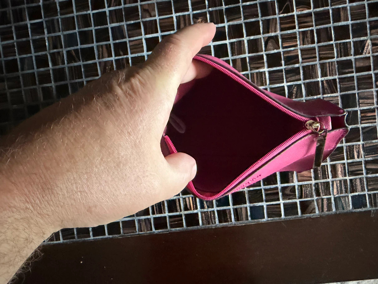 Elizabeth Arden Pink Cosmetic Bag - photo 5