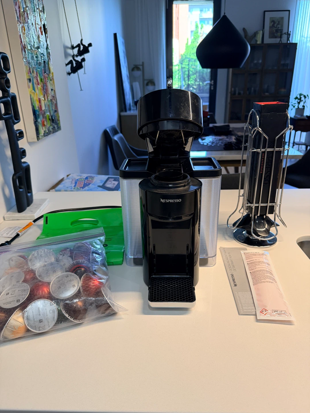 Ensemble Cafetière Nespresso avec capsules