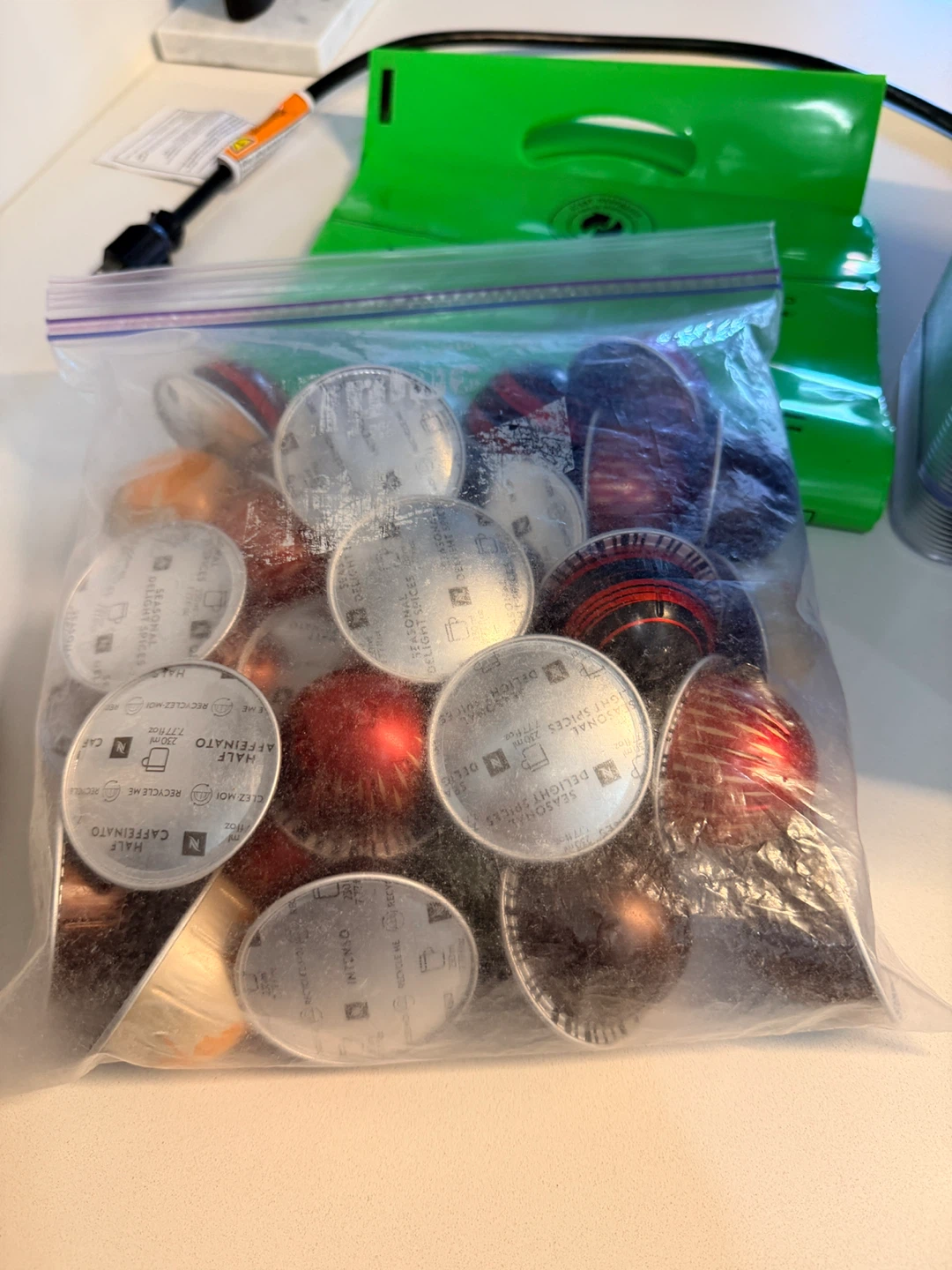 Ensemble Cafetière Nespresso avec capsules - photo 2
