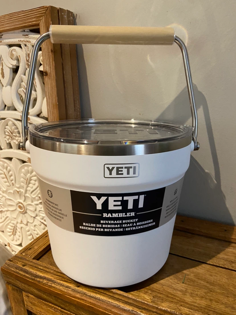 New YETI Rambler Beverage Bucket,  Insulated Ice Bucket with Lid
