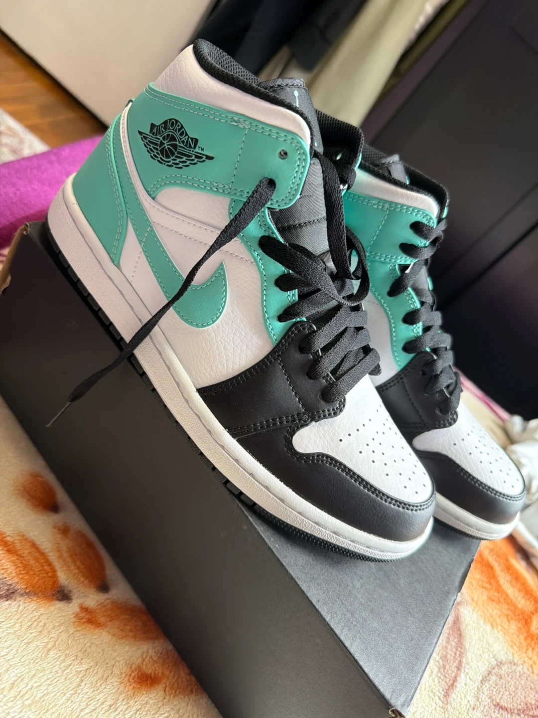 Air Jordan 1 Mid SE - photo 2