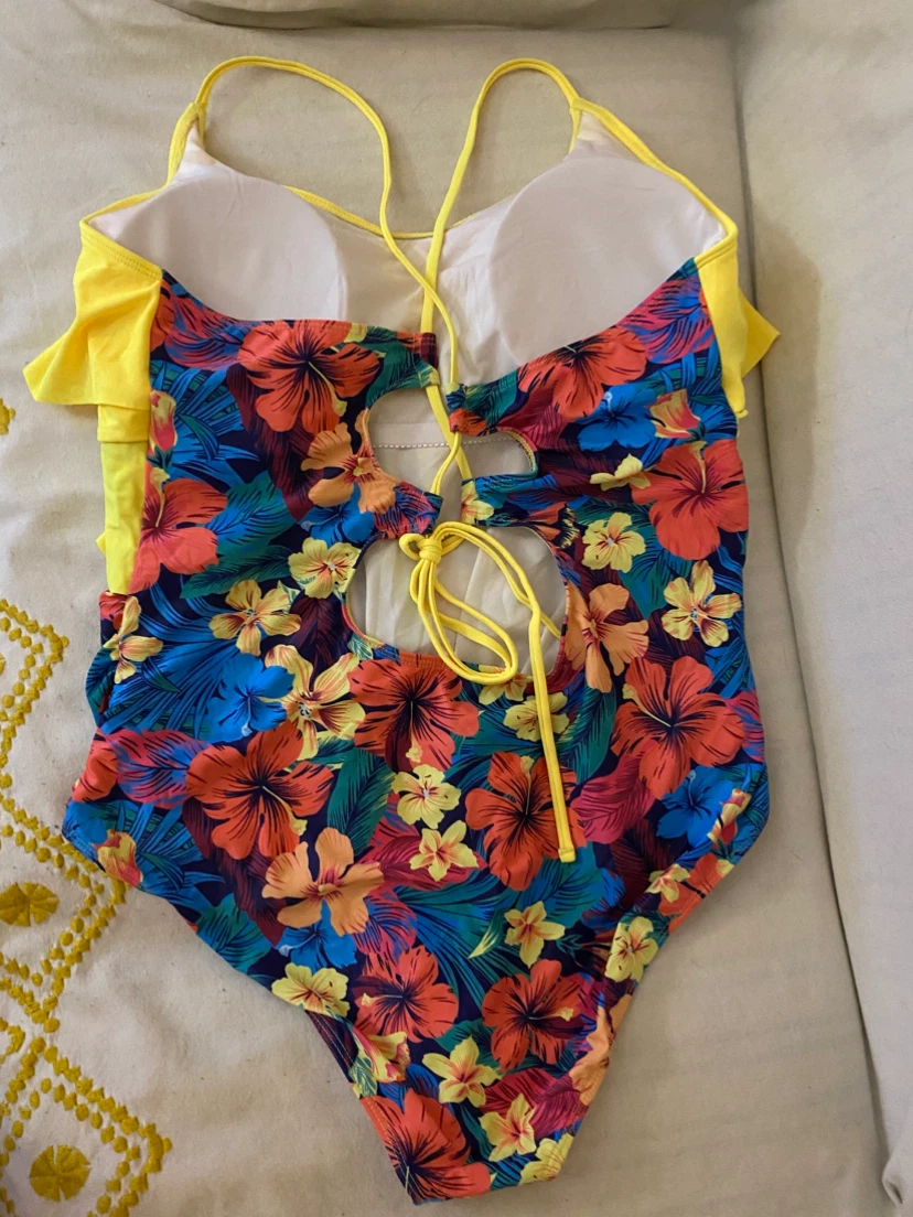 Yellow floral print one-piece swimsuit with ruffles - photo 2