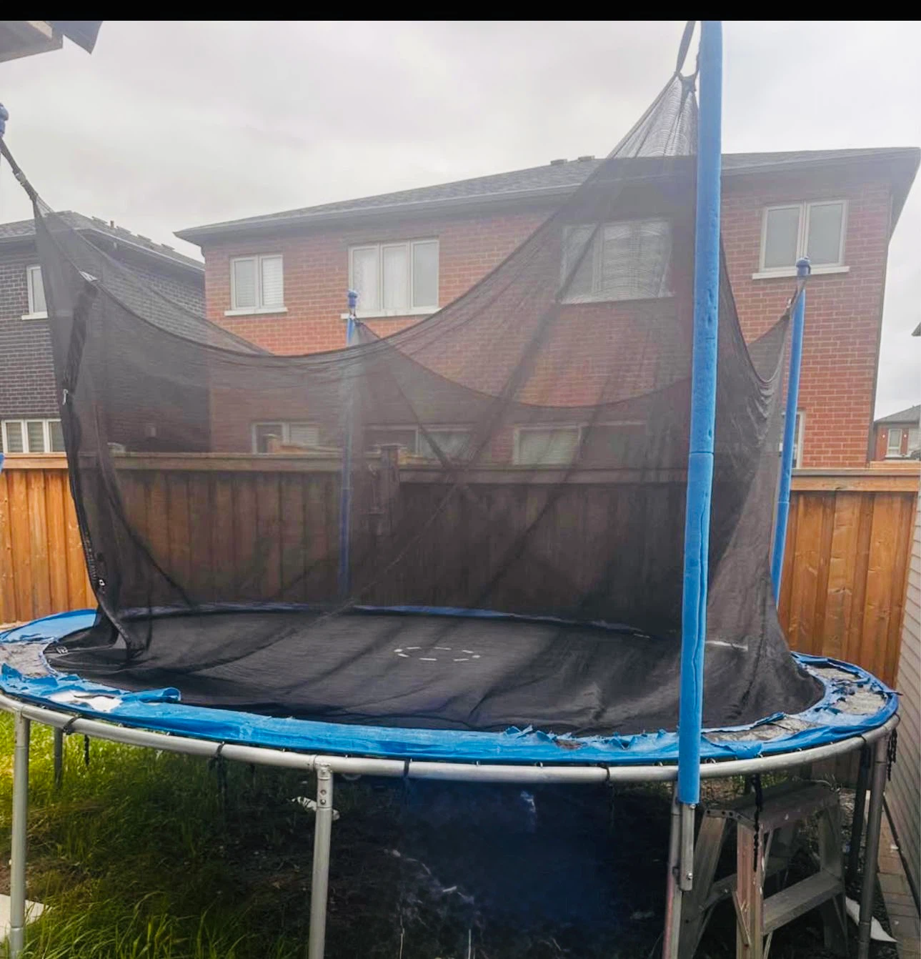 Trampoline with Safety Net