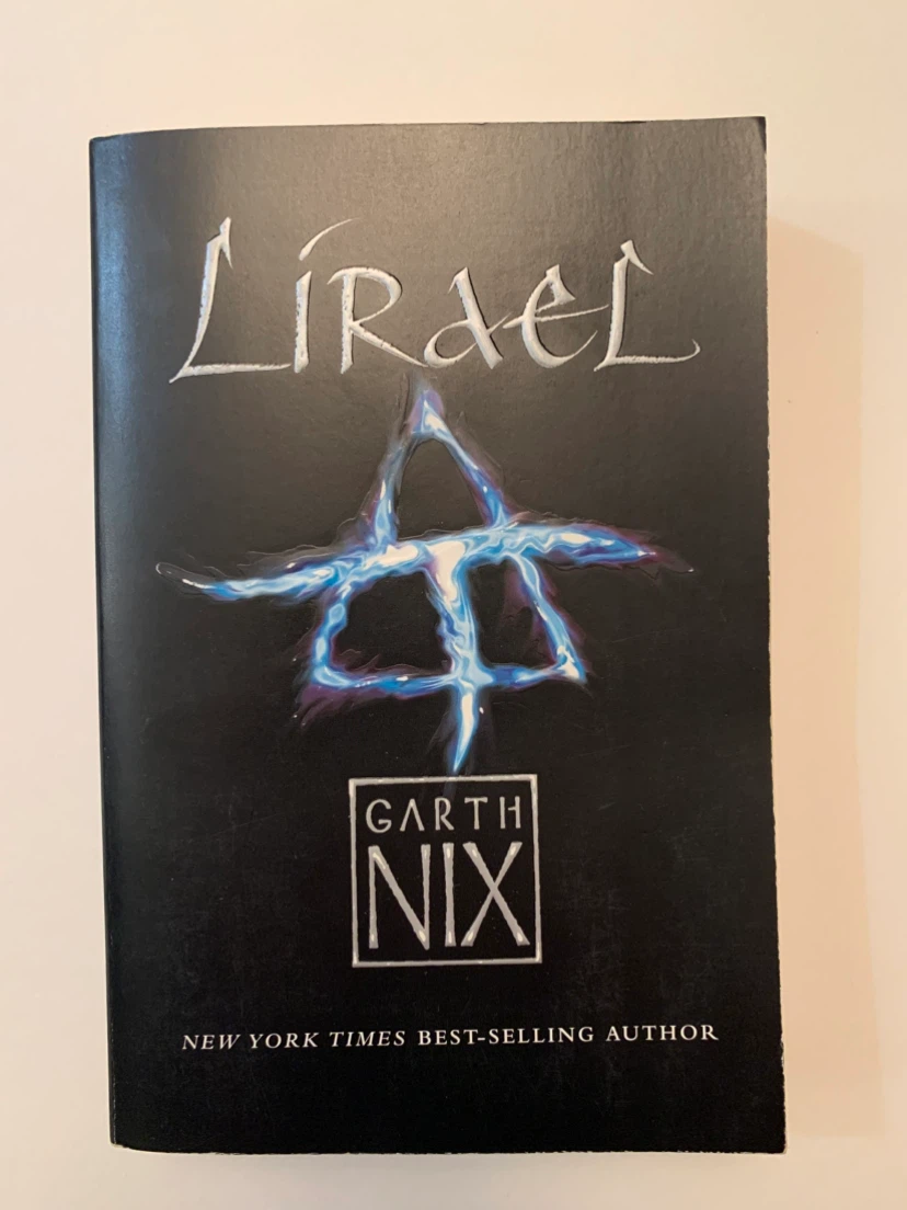 Abhorsen trilogy by Garth Nix (Paperback) - photo 4