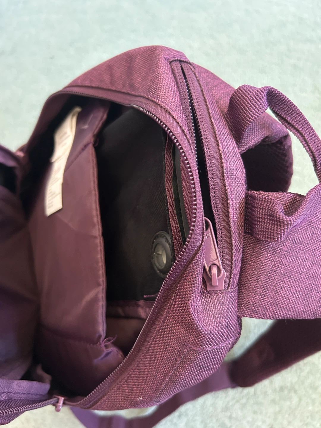 Like New Mountain Warehouse Purple Backpack - photo 4