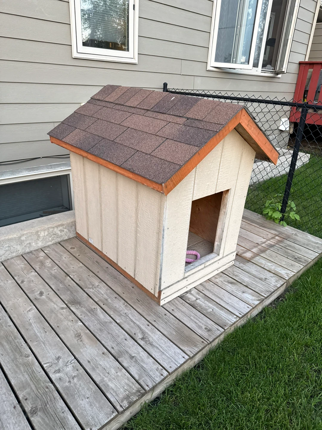 Wooden Dog House - 4 Seasons