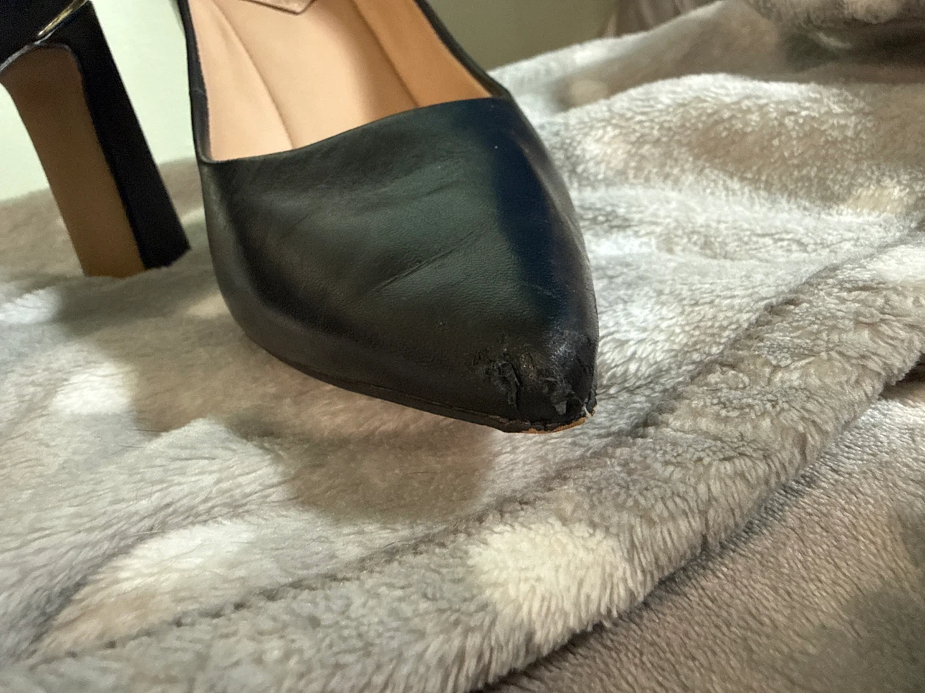 ALDO Black Leather Pointed Toe Heels - photo 2