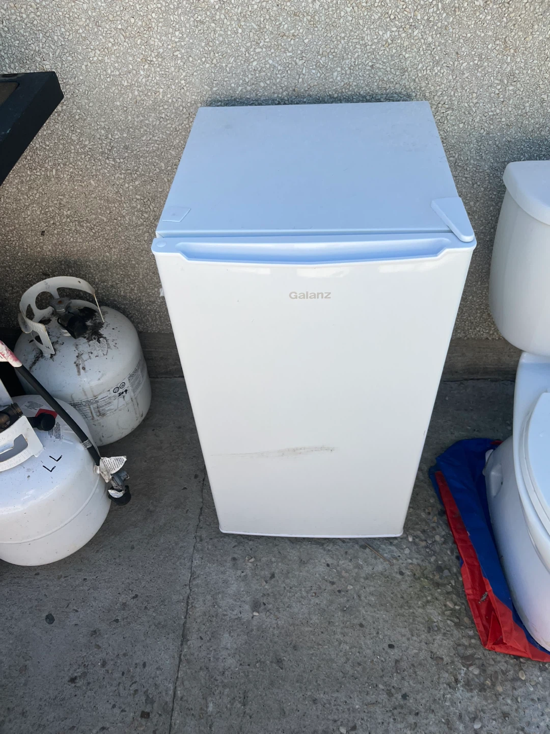 Galanz White Mini Fridge