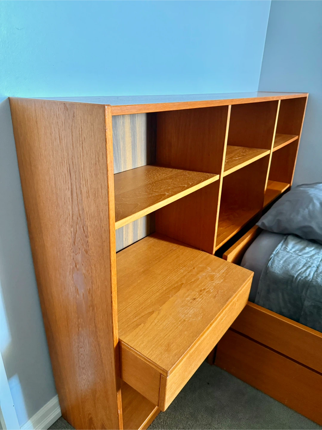 MCM Wooden Twin Bed Frame with Bookshelf Headboard and Trundle - photo 4