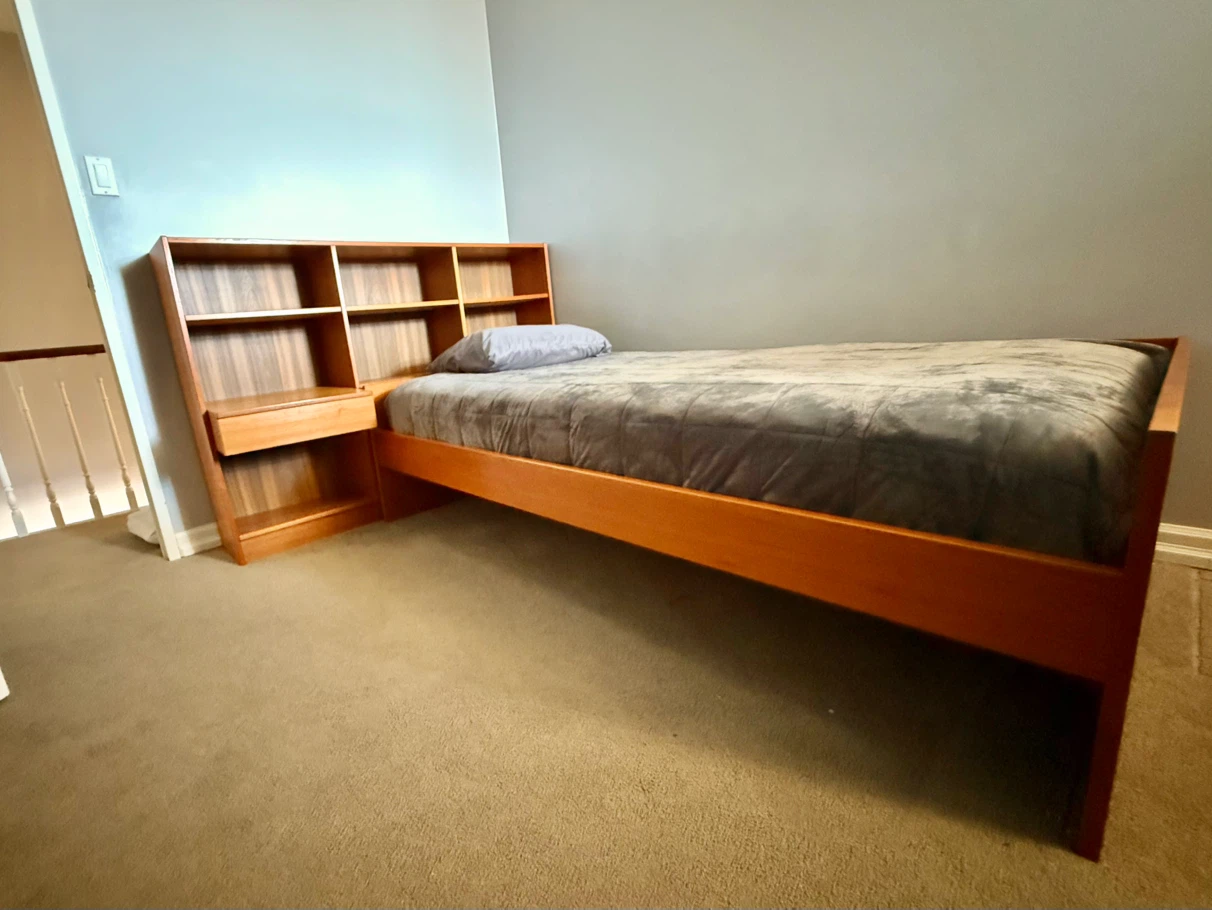 MCM Wooden Twin Bed Frame with Bookshelf Headboard and Trundle - photo 5
