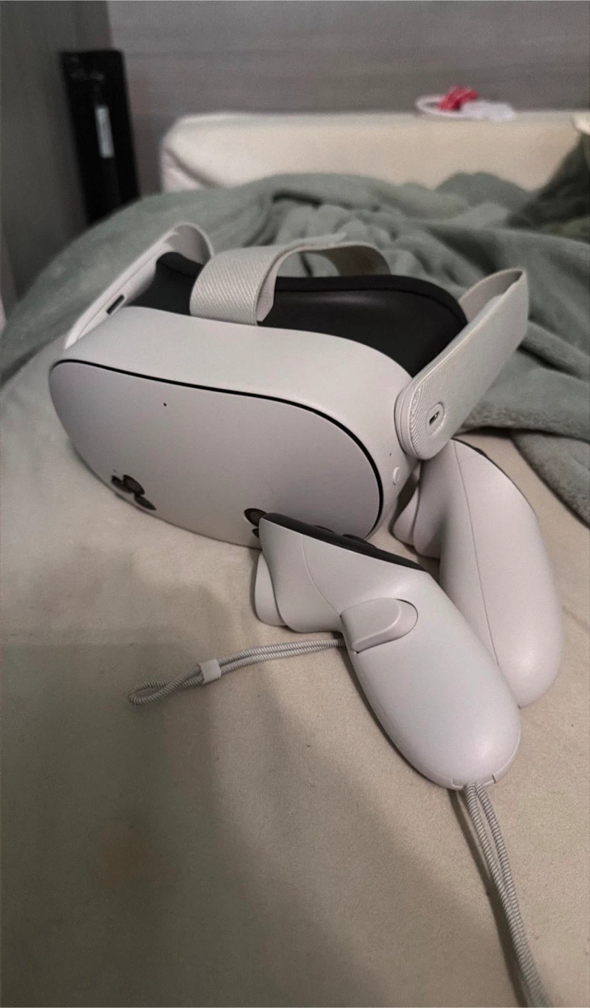 Meta Quest 3s VR Headset with Controllers
