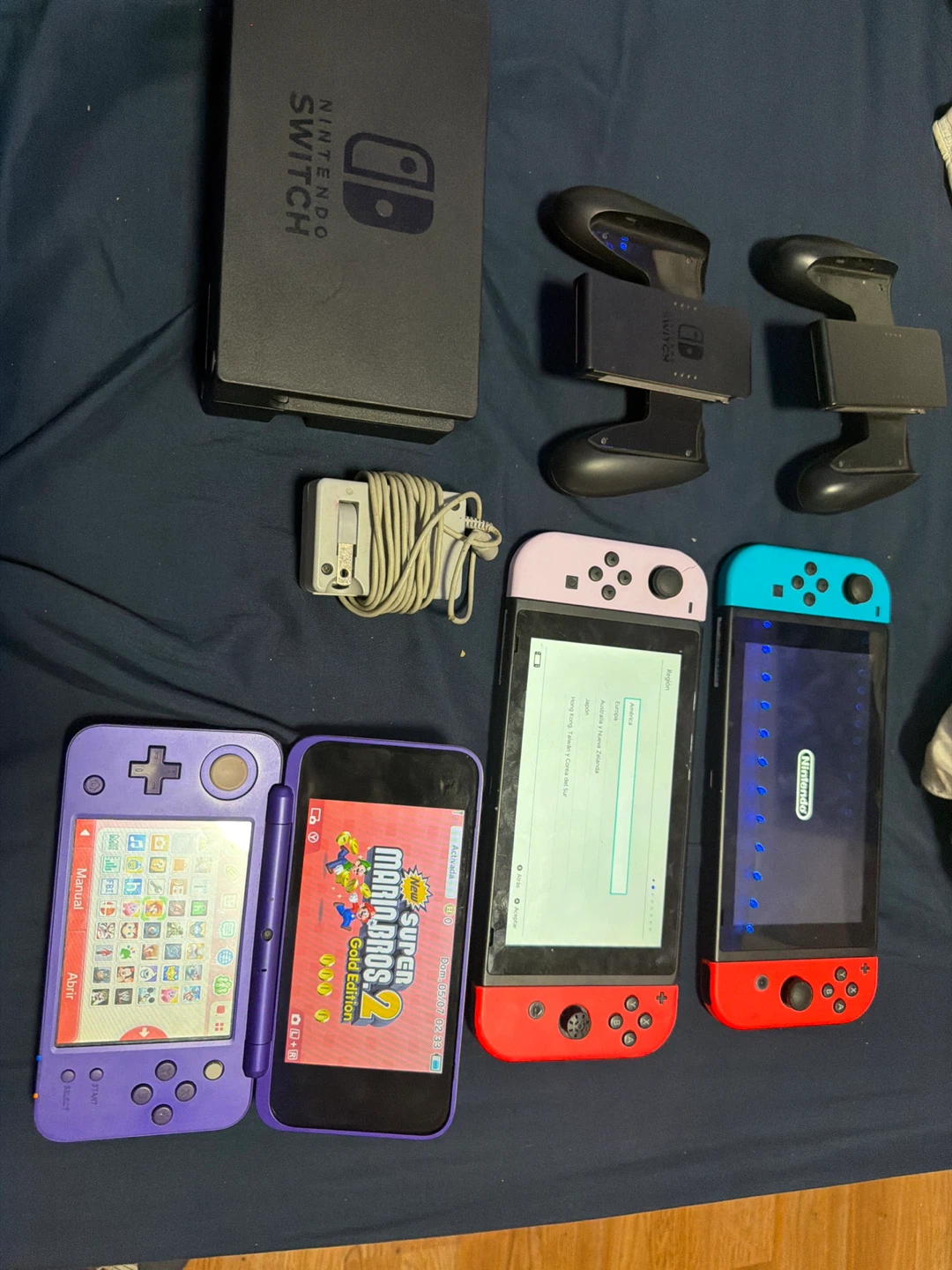 Nintendo Switch Bundle with Extra Controller and Game - photo 3