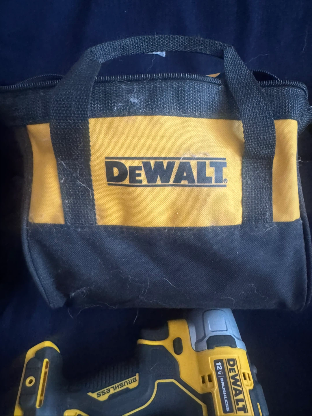 DeWalt 12V Impact Driver Batteries, Charger & Bag - photo 3