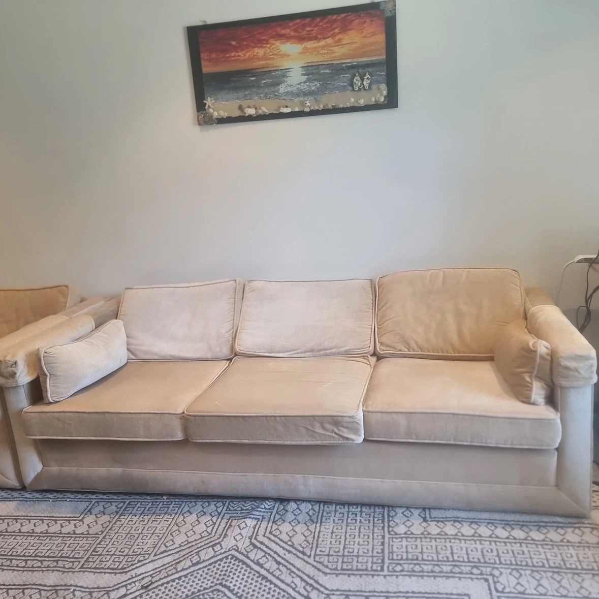 Beige velvet sofa and loveseat set (5 seater) - photo 2