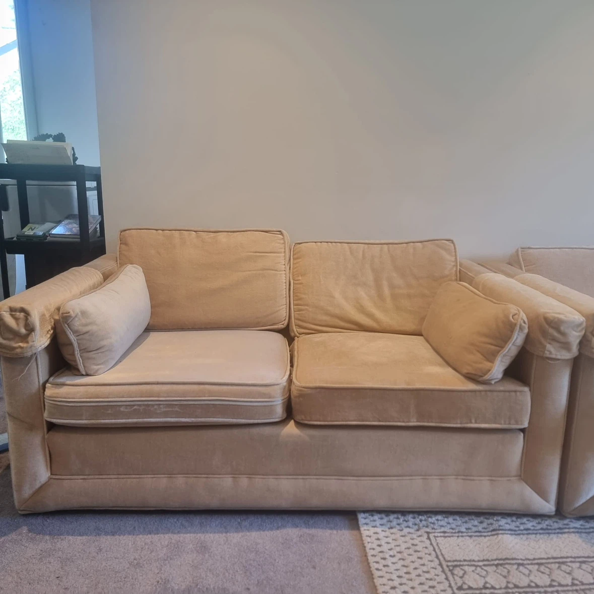 Beige velvet sofa and loveseat set (5 seater) - photo 3