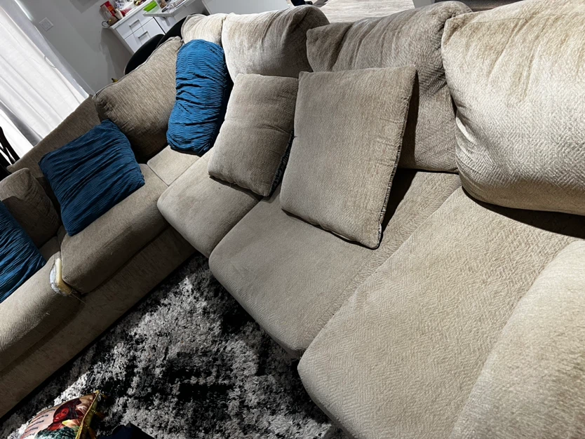 Beige sectional sofa - photo 3