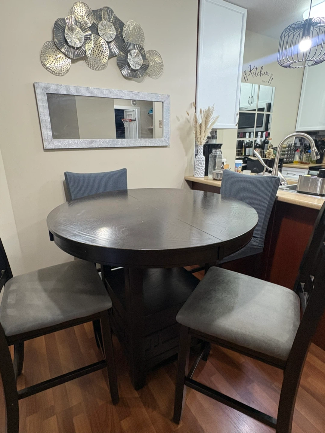 Table and chairs(with covers),w/ Extension - photo 3