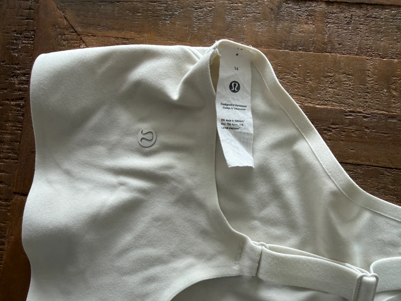 Size 14 Lululemon wundermost ultra soft nulu scoop neck bralette - photo 3