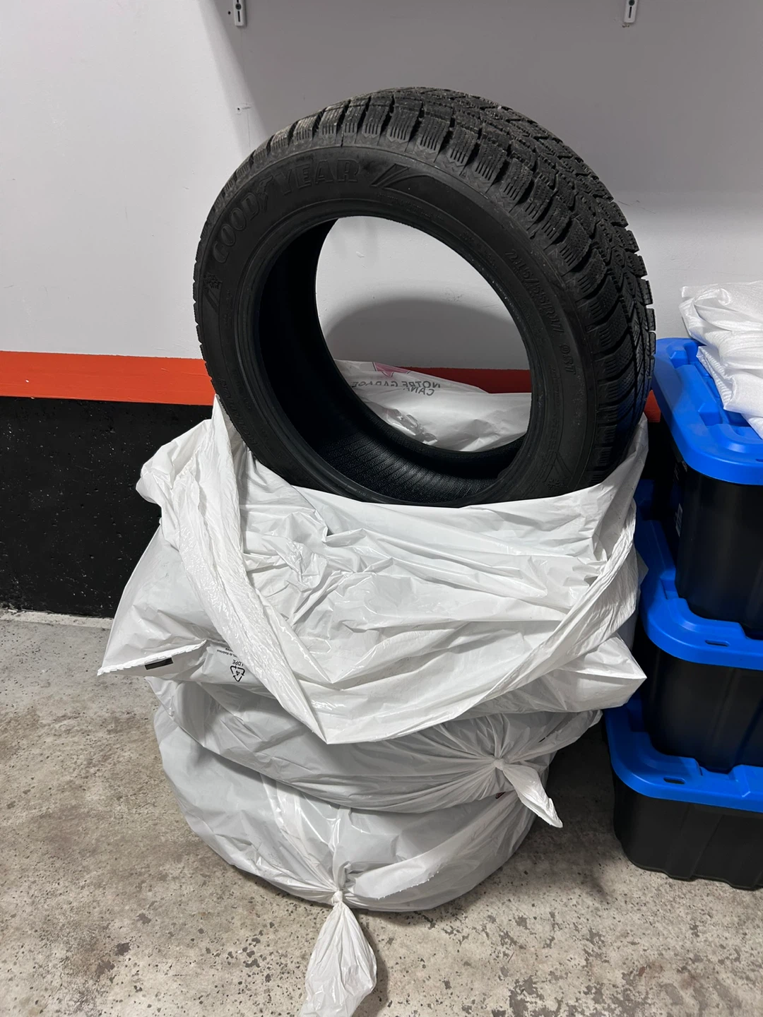 GOODYEAR  |  Winter Command All-Season Tires  |  215/55R17