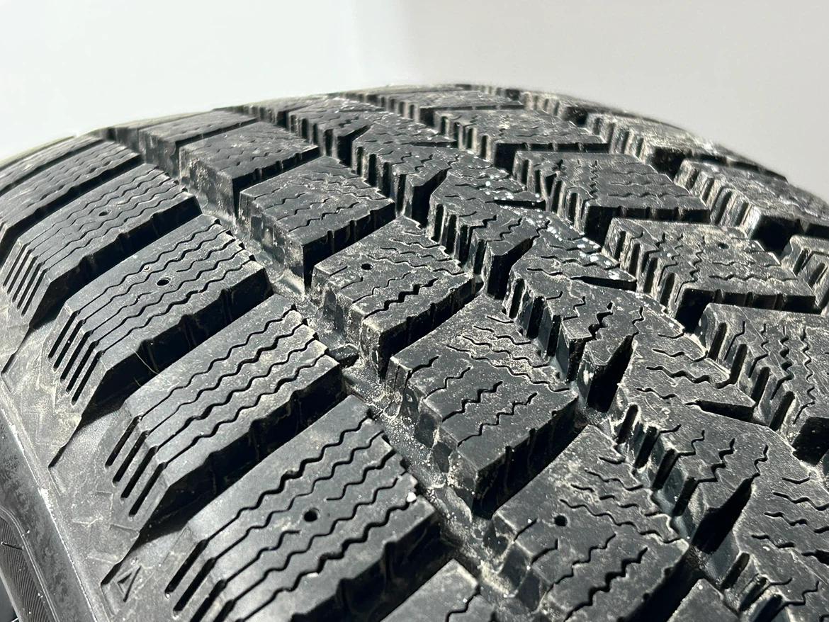 GOODYEAR  |  Winter Command All-Season Tires  |  215/55R17 - photo 3