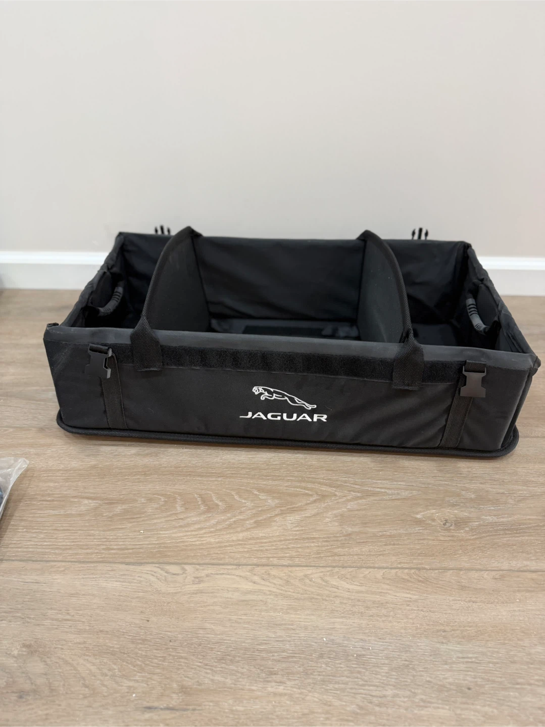 Jaguar SECA spring loaded cargo organizer