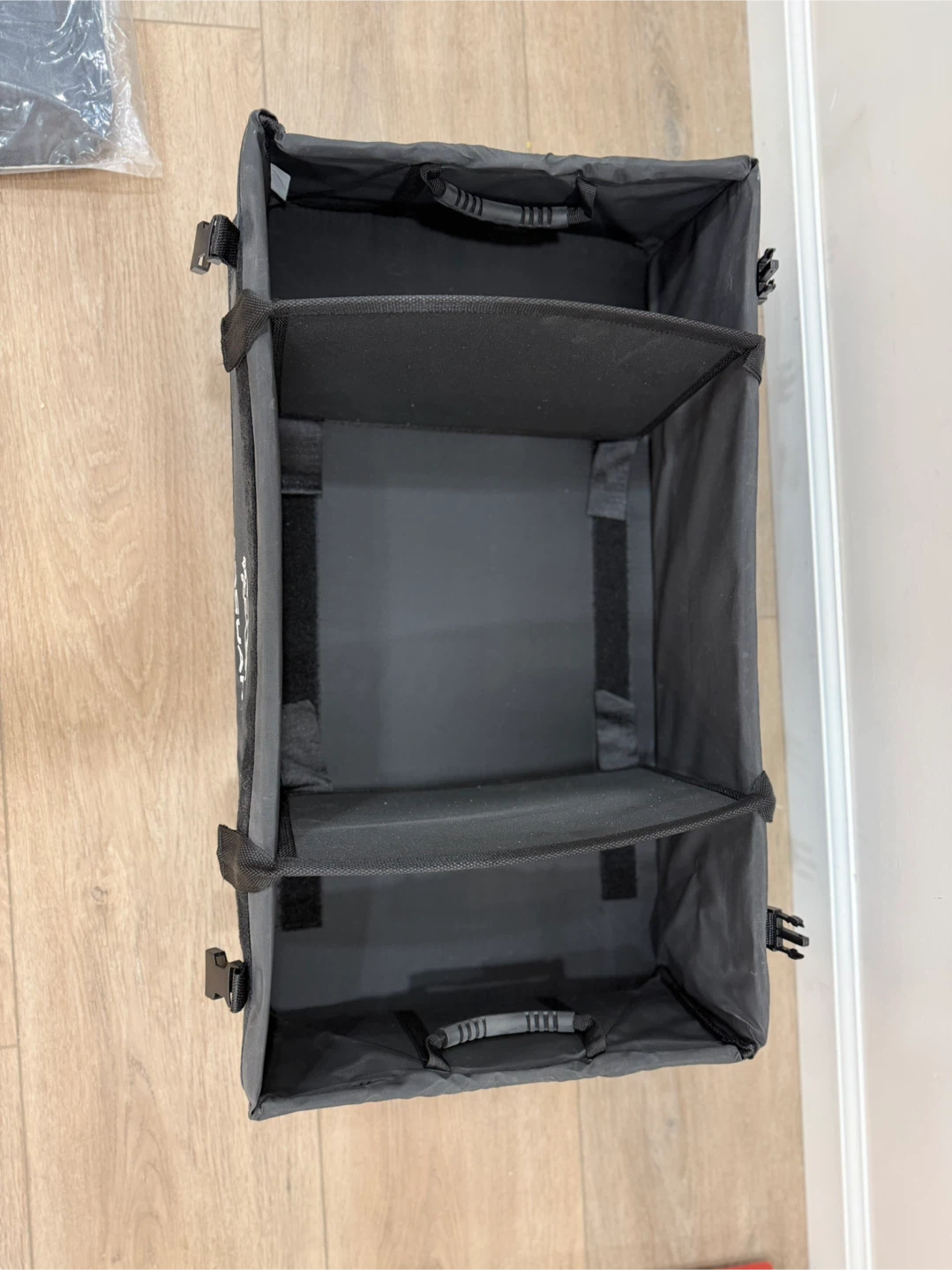 Jaguar SECA spring loaded cargo organizer - photo 2