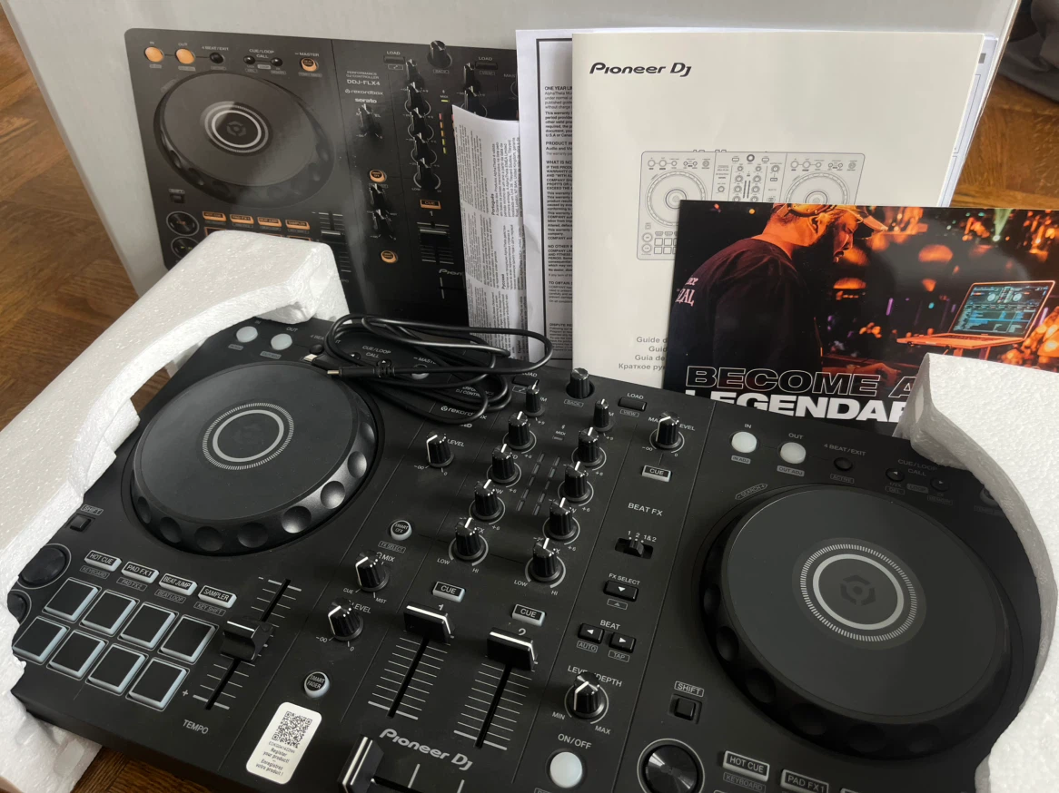 Pioneer DJ DDJ-FLX4 – Box + Warranty Included