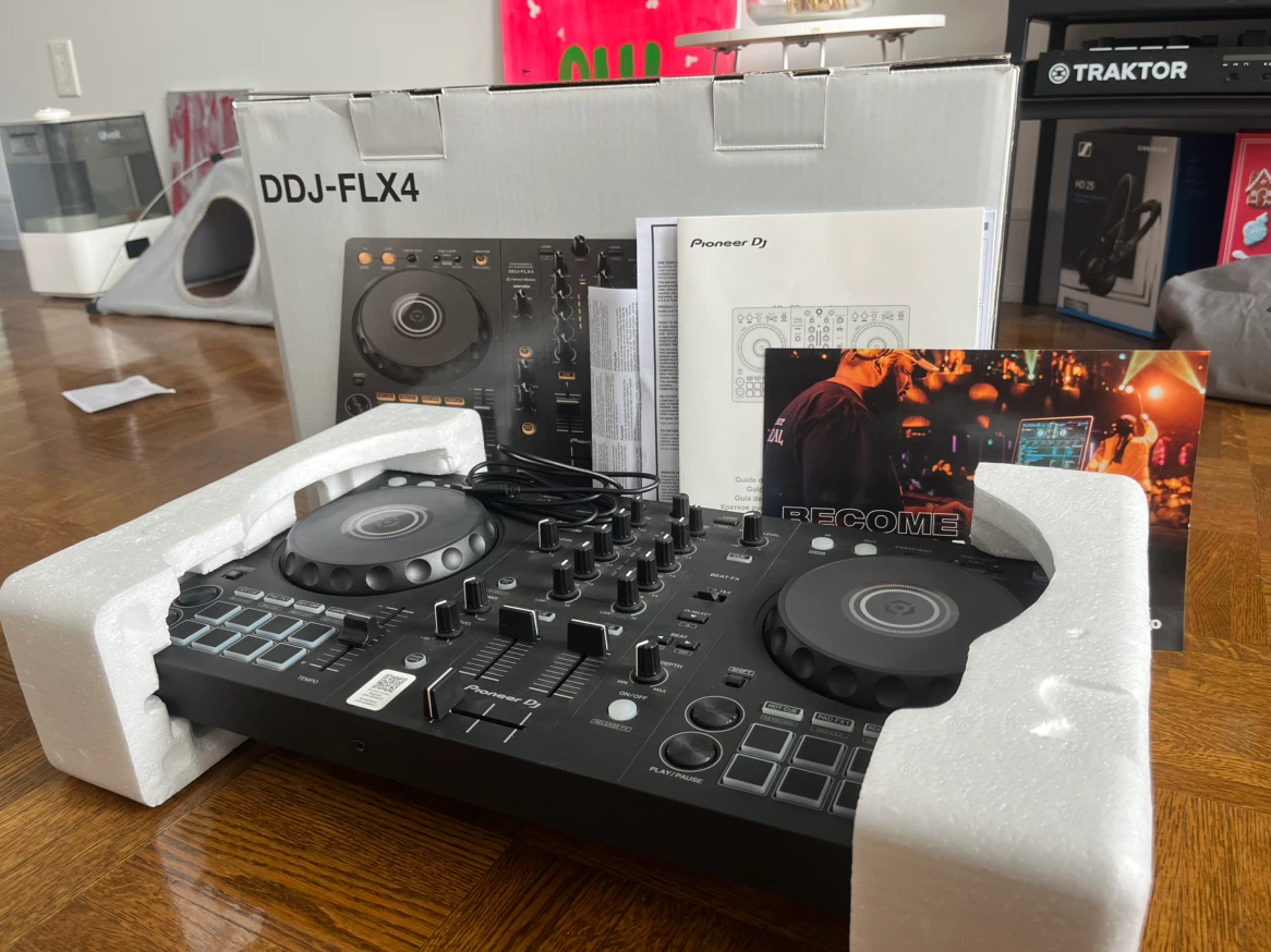 Pioneer DJ DDJ-FLX4 – Box + Warranty Included - photo 2
