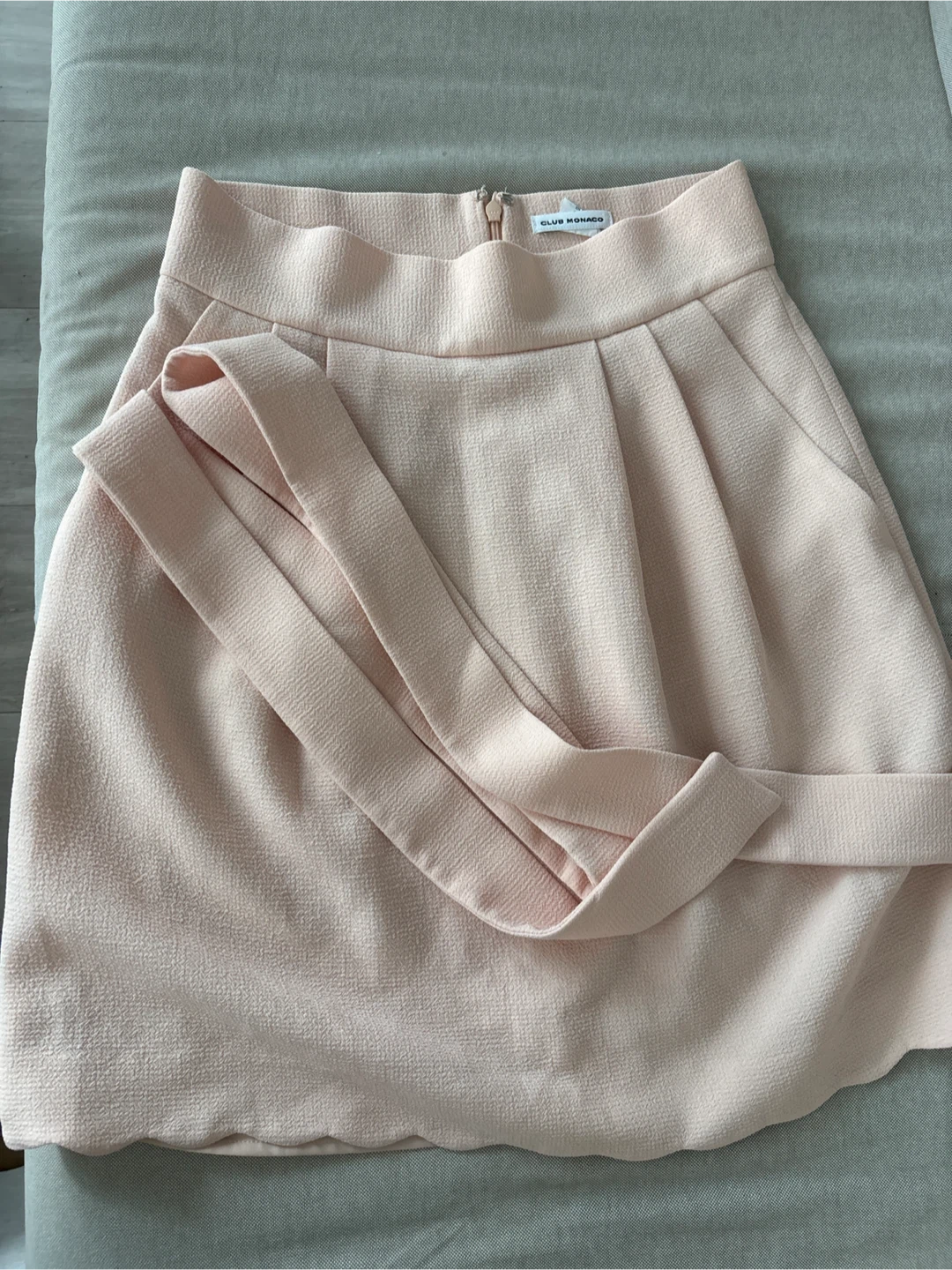 Club Monaco pink scalloped skirt with belt