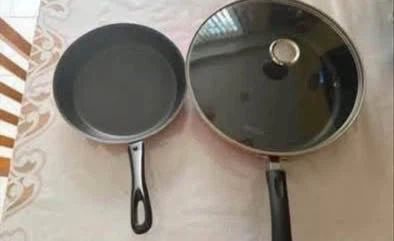 Small and big frying pan (Okay condition) (Both for FREE)