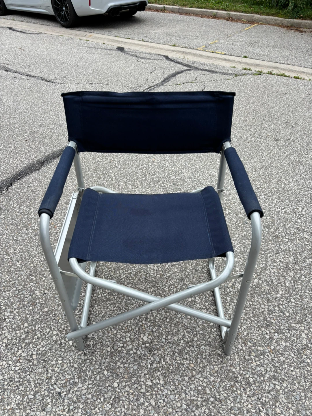 Foldable Navy Blue Director's Chair with Side Table - photo 3