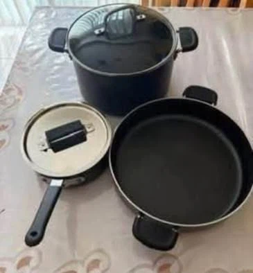 Pan, pot & saucepan (All okay condition) (All FREE)