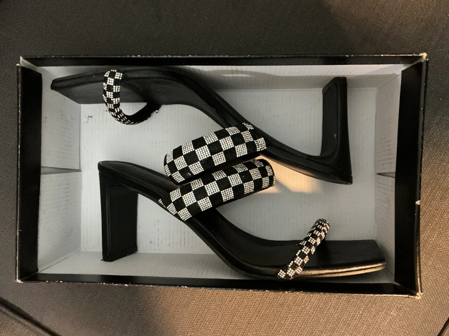 Saks Fifth Avenue crema/black