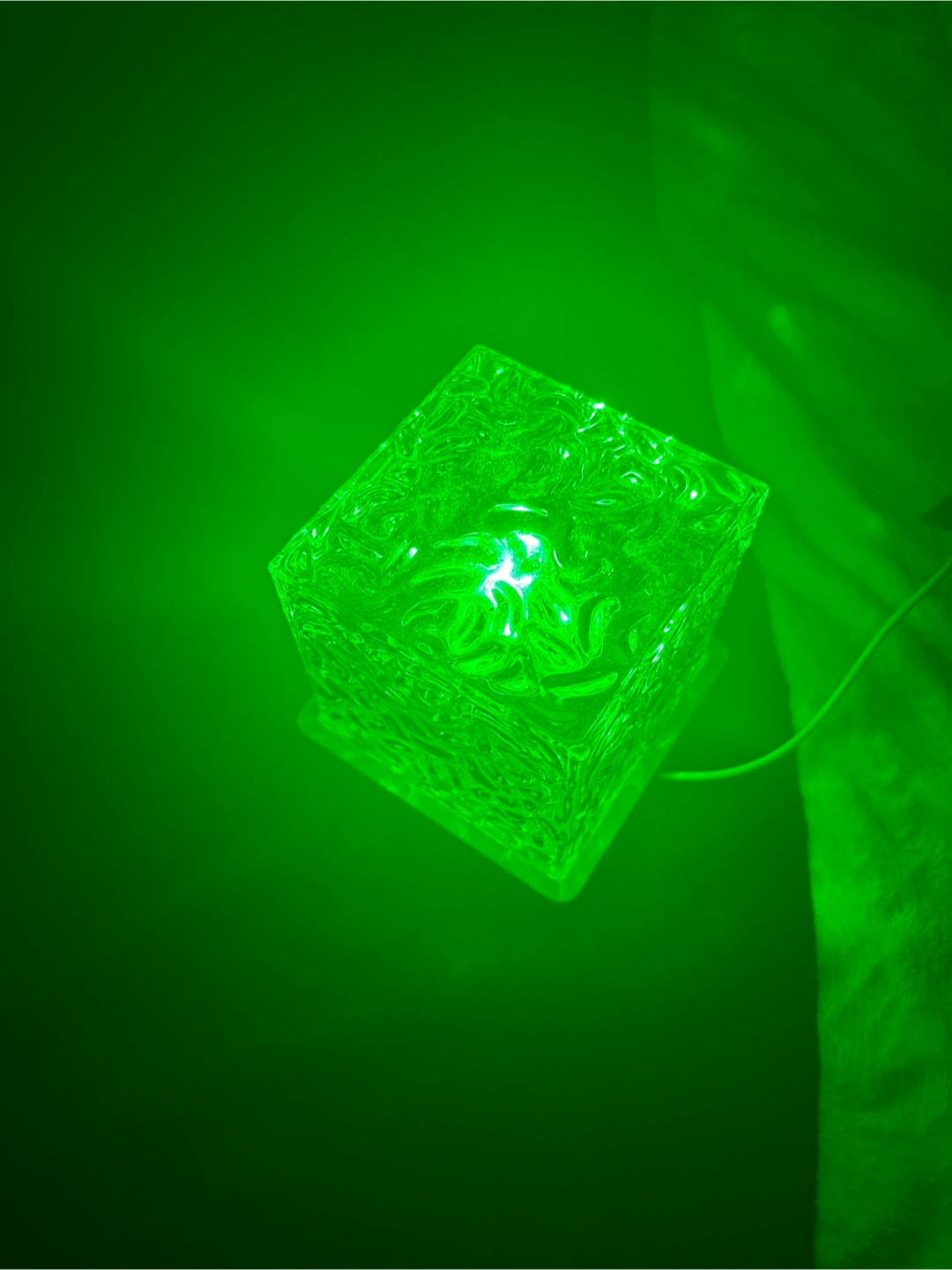 Cube shaped LED lamp - photo 3