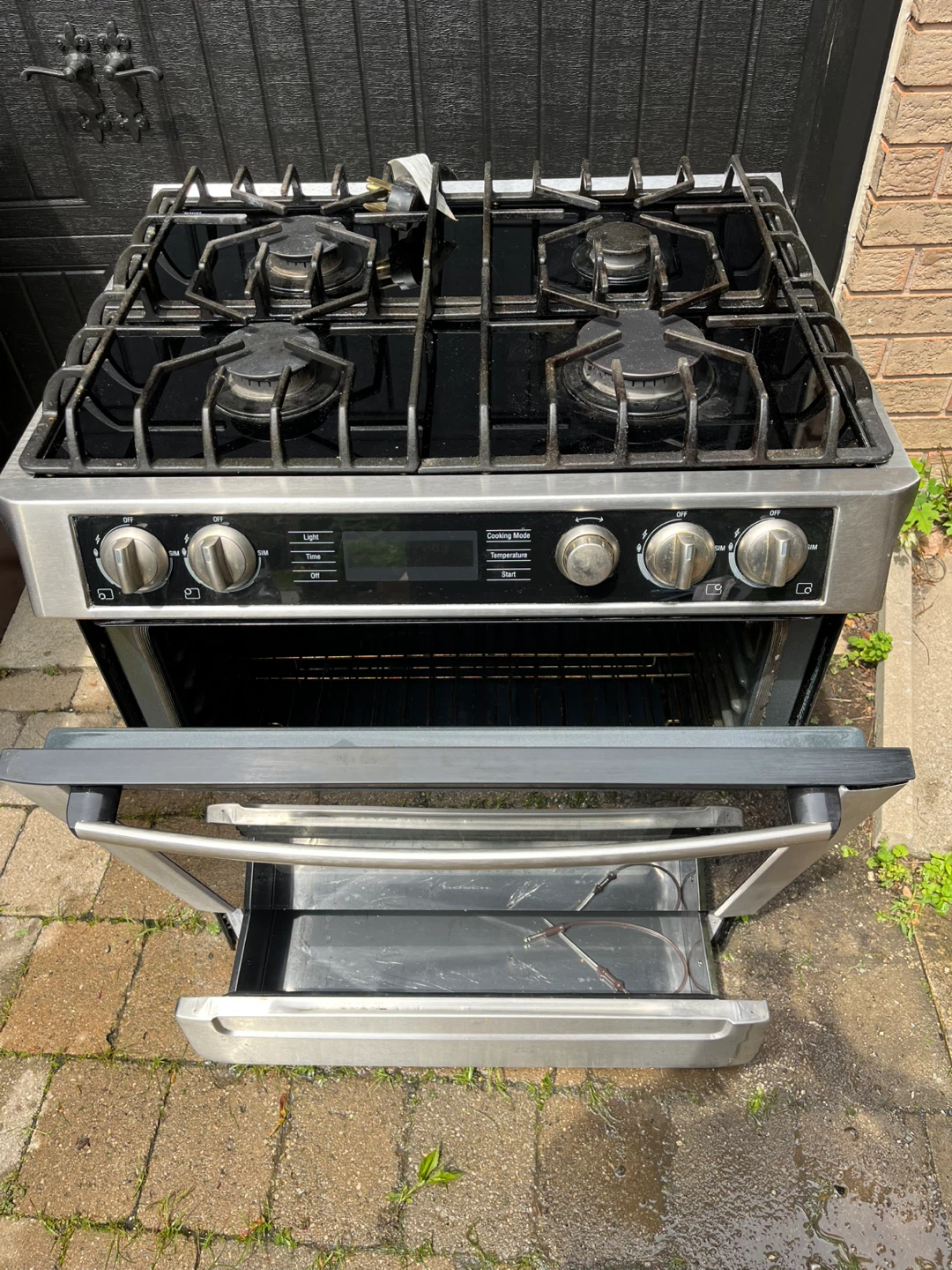 BOSCH 4-Burner Stove and Oven - photo 3
