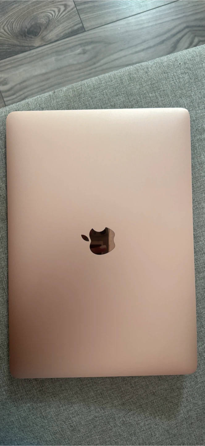 Apple MacBook Air M1 13” (2020/2021)  – LCD Damage