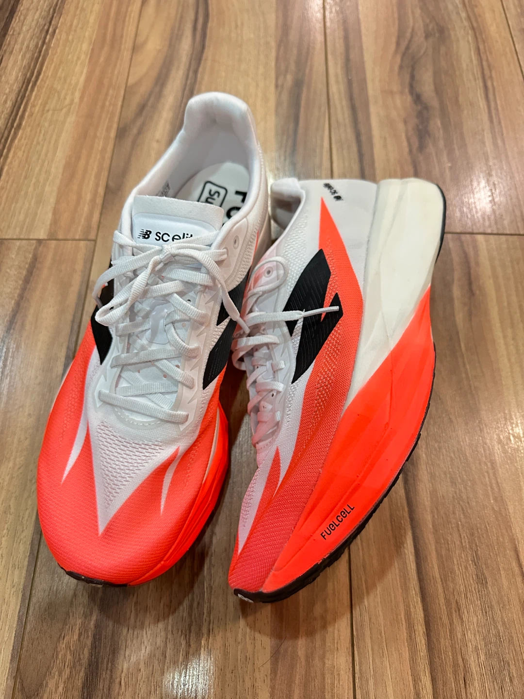 Brandnew New Balance FuelCell SuperComp Elite v5 size US 10