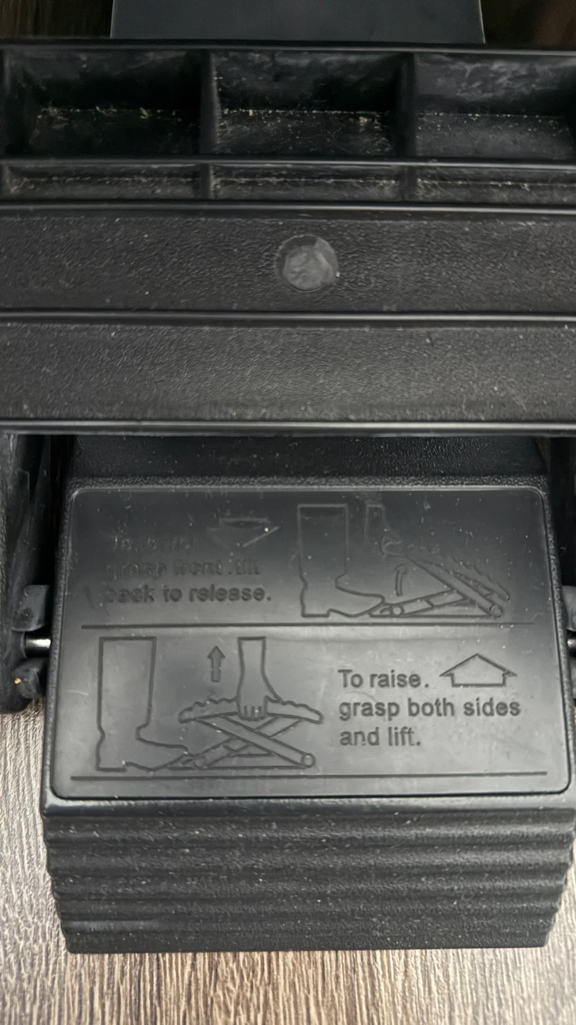 Adjustable Ergonomic Footrest - photo 2