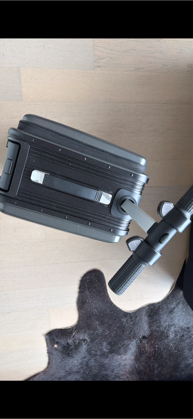 Airwheel Robot Smart Luggage - photo 3