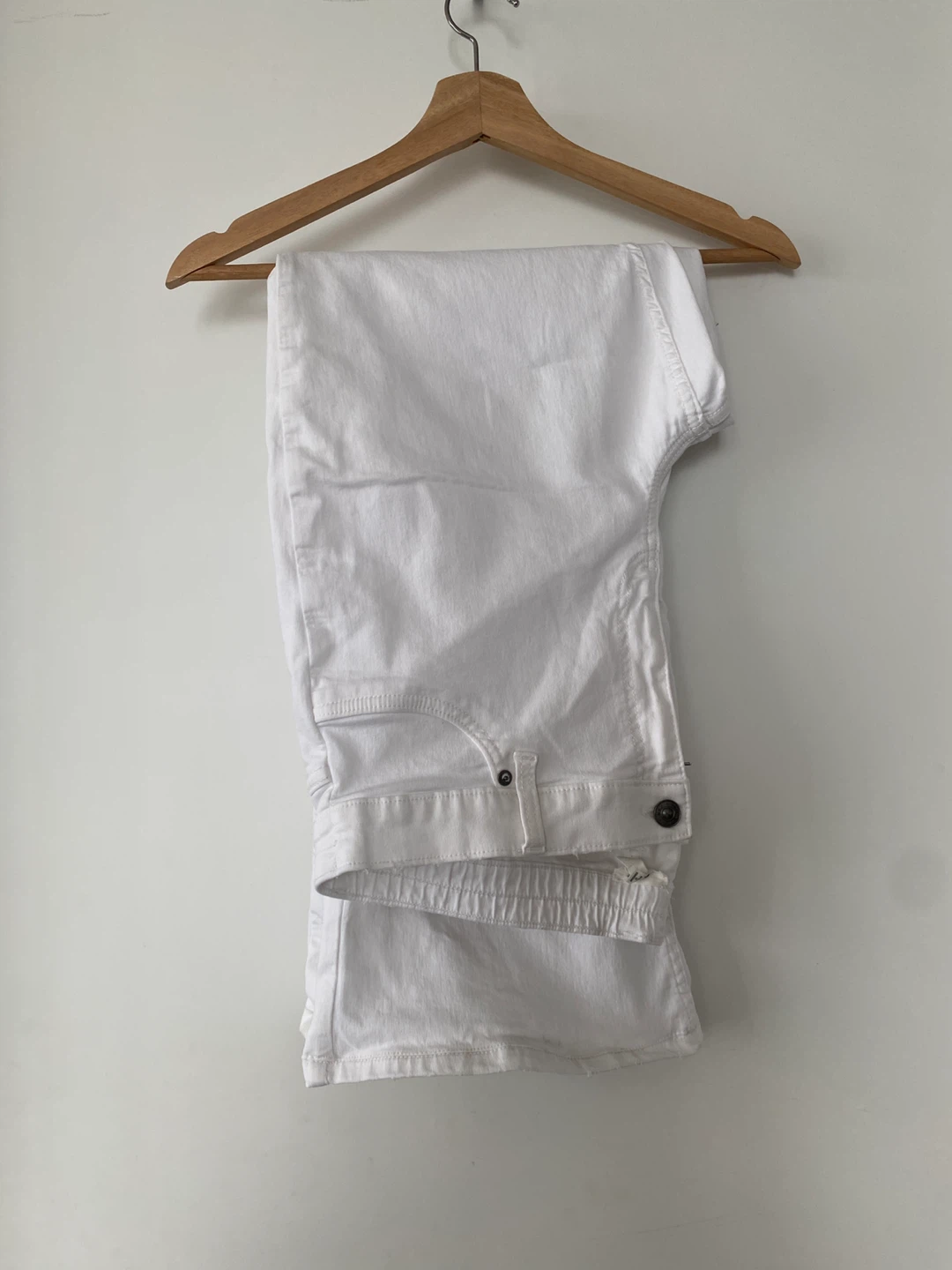 White Cropped Pants