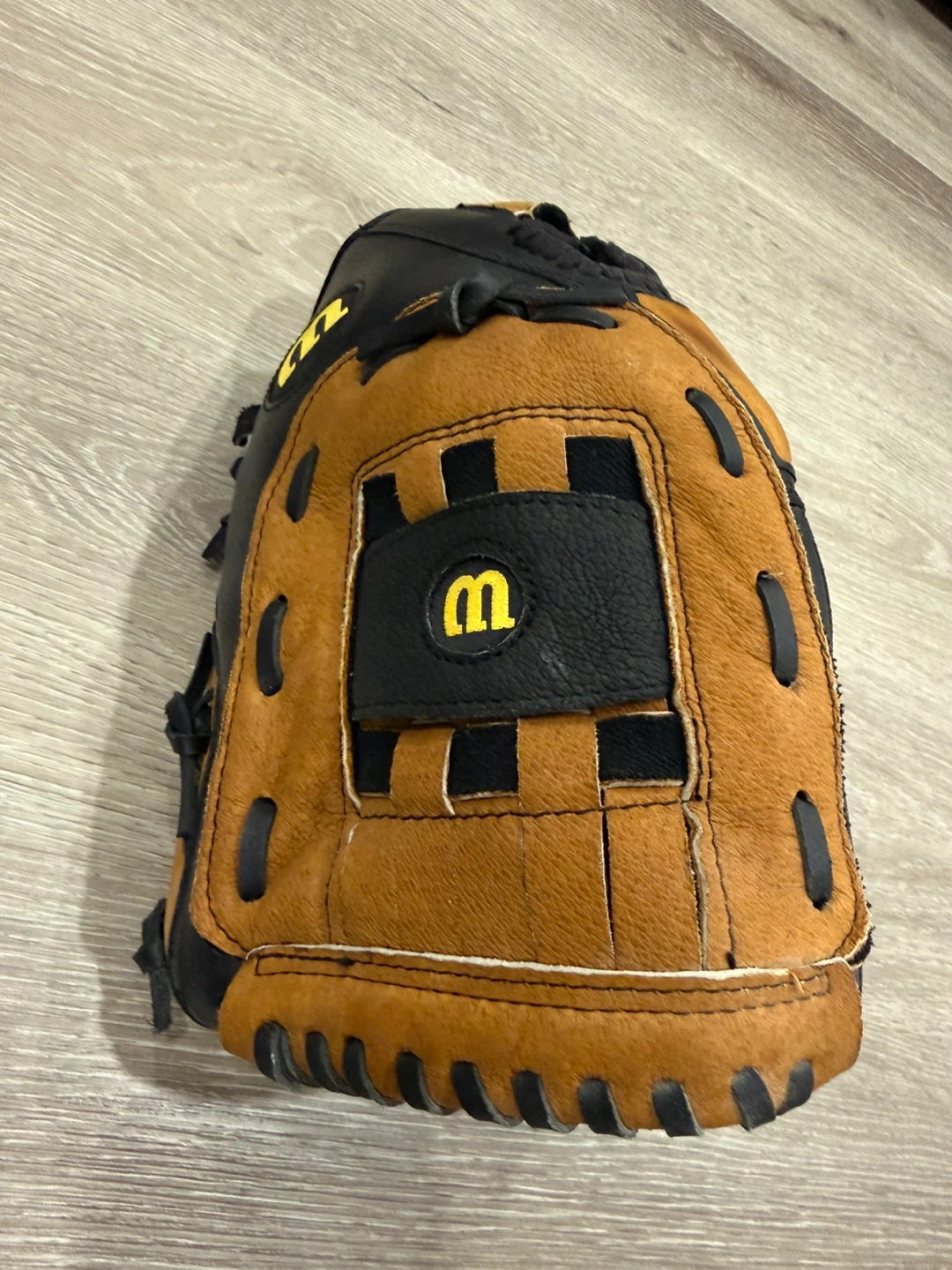 Left hand Wilson A360 Softball Glove 13" - photo 2