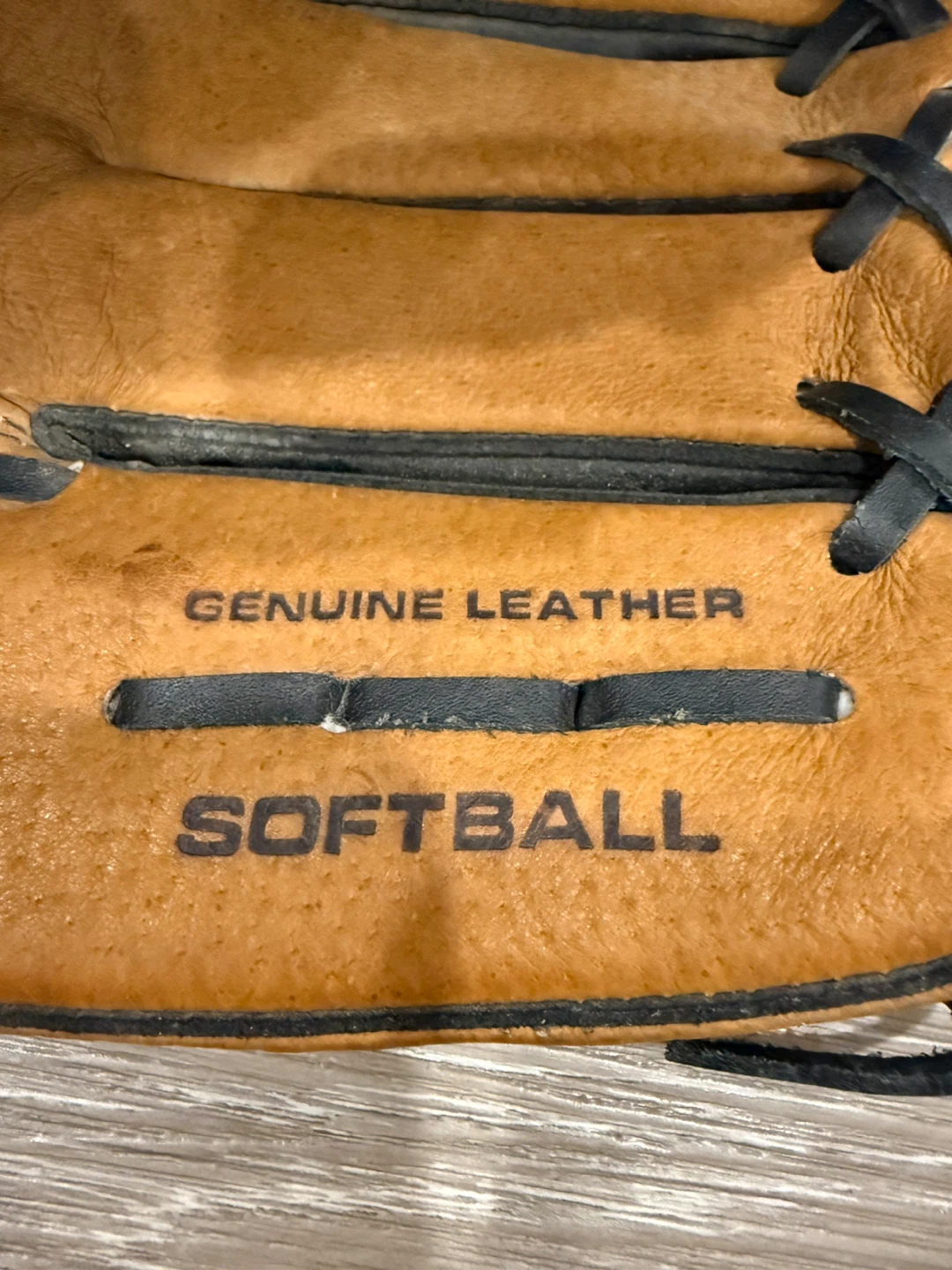 Left hand Wilson A360 Softball Glove 13" - photo 3