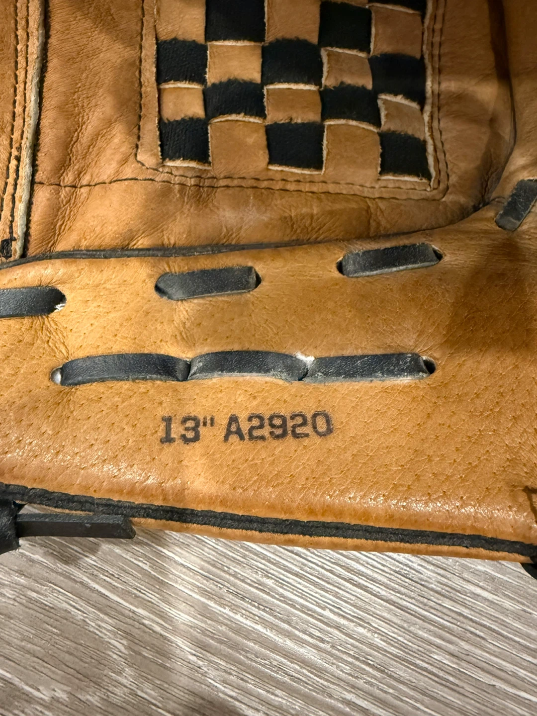 Left hand Wilson A360 Softball Glove 13" - photo 4