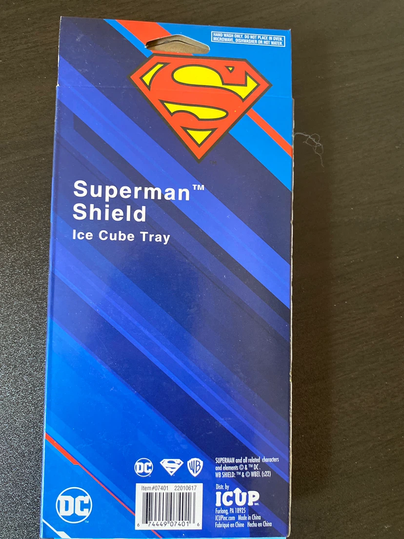 Superman Shield Ice Cube Tray - photo 2