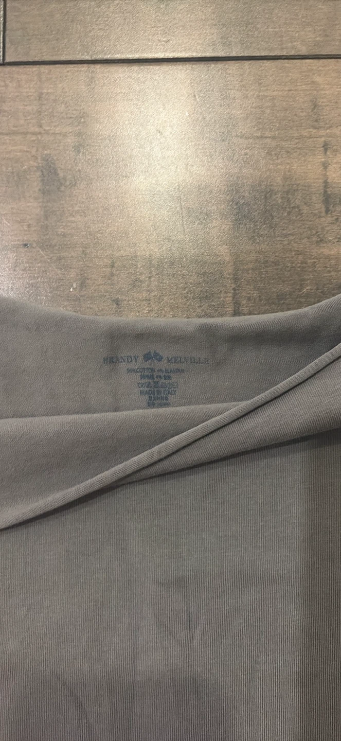 Brandy Melville Long Sleeve Top - photo 2